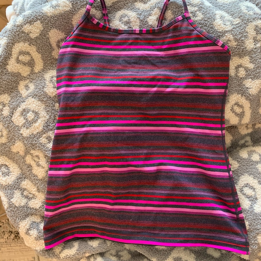 Lululemon top
